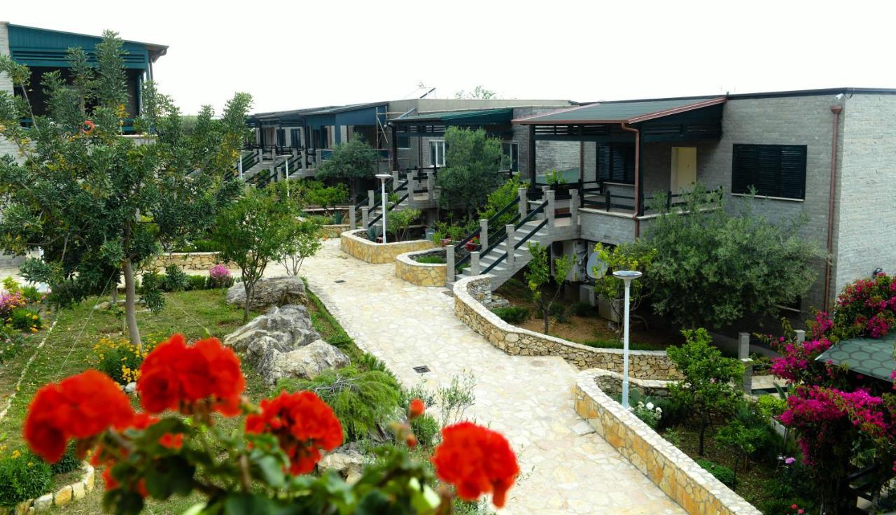 Vila Rina At Aquamarine Residence فلورا المظهر الخارجي الصورة